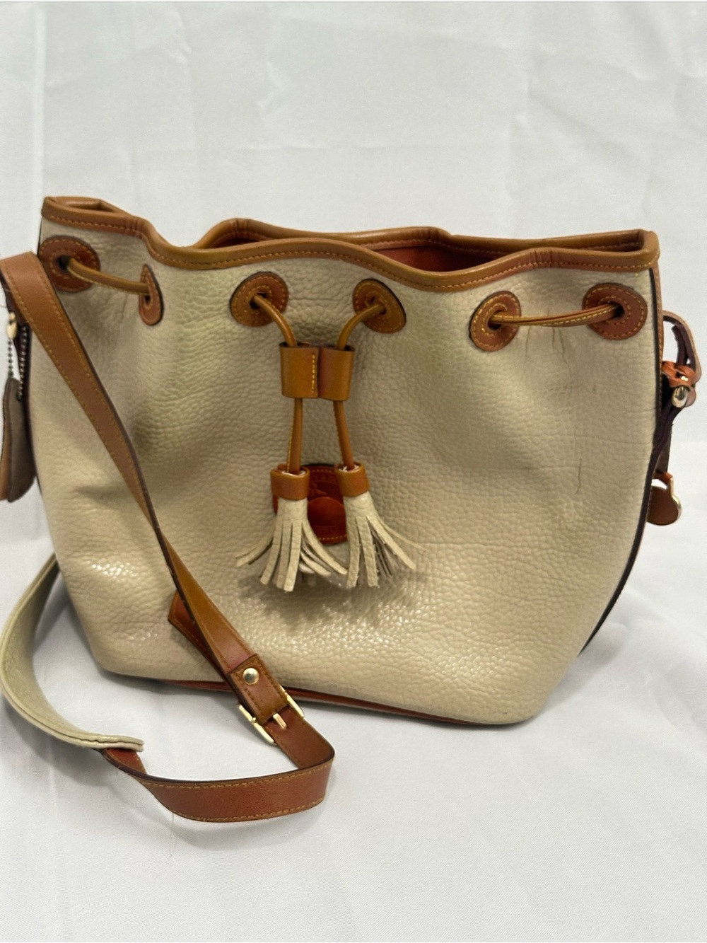 Vintage 90s Dooney Bourke Pebble Grain drawstring leather bucket bag